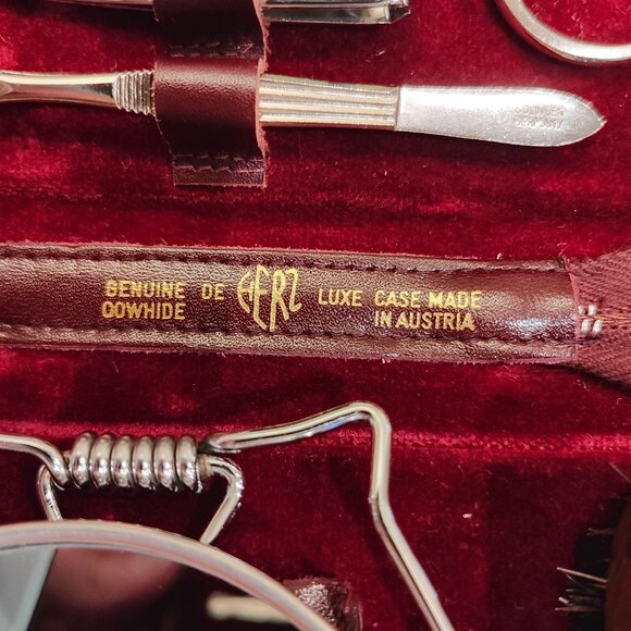 Vintage Toiletry Travel Kit, New with Tags! - Picture 8 of 14